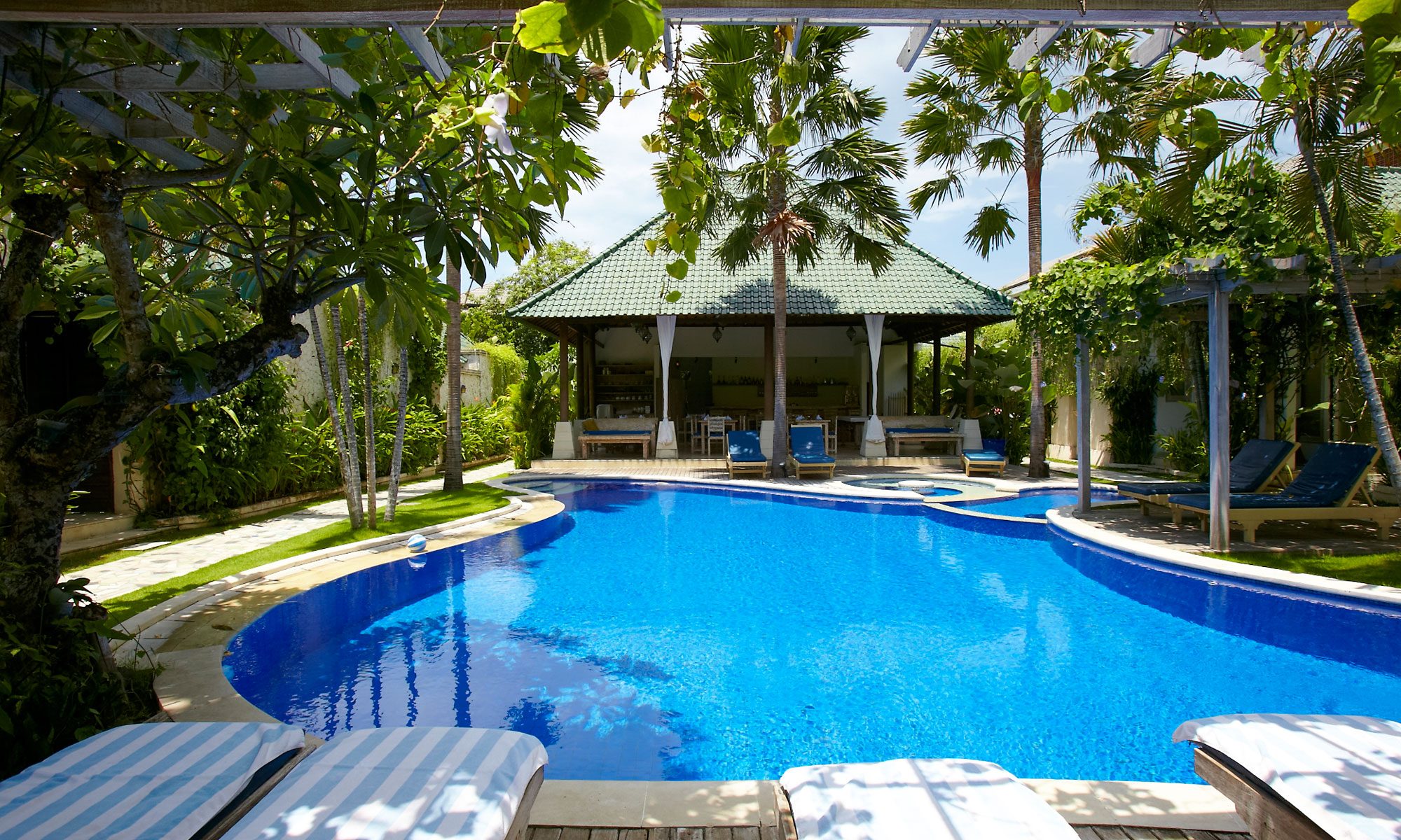 Bali Artemis Villa & Hotel Official
